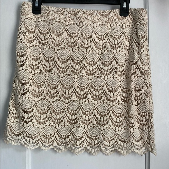 Love 2 Mini Lace Skirt with Lining and Zipper, Size: Large - Picture 2 of 9